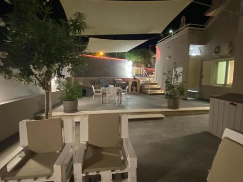 Isca Marina House | Oceanfront ISCA BLUE BEACH Casa with Spacious Outdoor Area