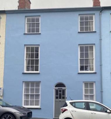 Aberdovey House | Cozy Isfryn Holiday Home in Aberdyfi with Ocean View