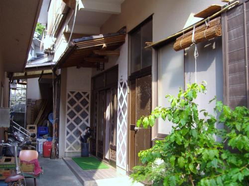 Matsuzaki Hotel | Relax at Ishibu-so: Family-Friendly with Hot Tub & Breakfast