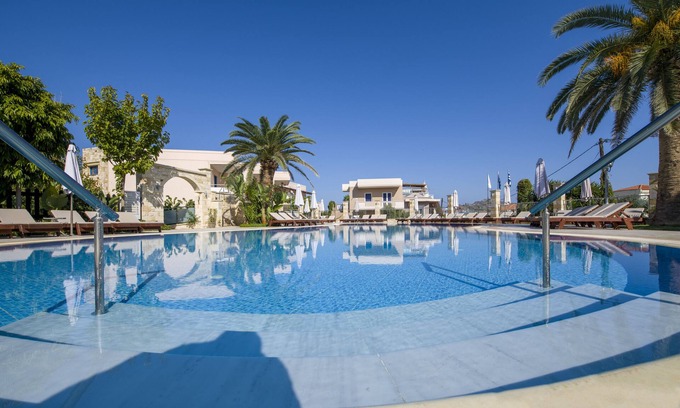 Agia Marina Apartment | Isida Hotel: Pet-Friendly Paradise with Scenic Ocean Views