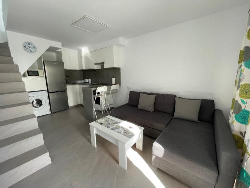 Sonnenland Apartment | Discover Isis House: Oceanfront Bliss with Top Amenities