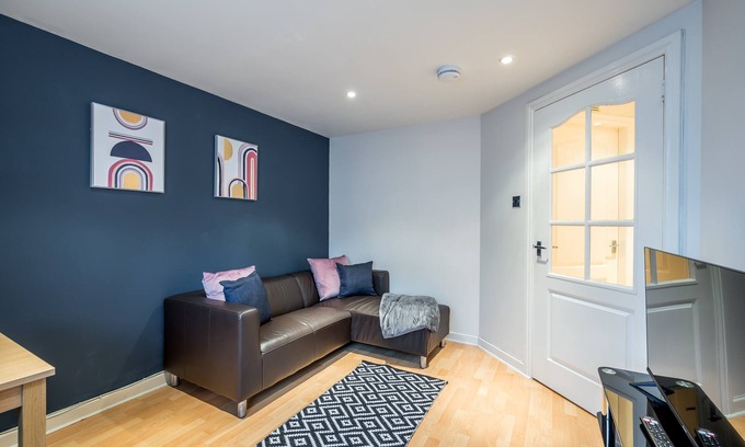 Montrose Apartment | Comfortable Isla Apartment Montrose with Family-Friendly Amenities