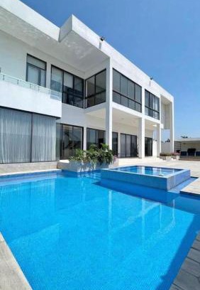 Samborondon House | Isla celeste