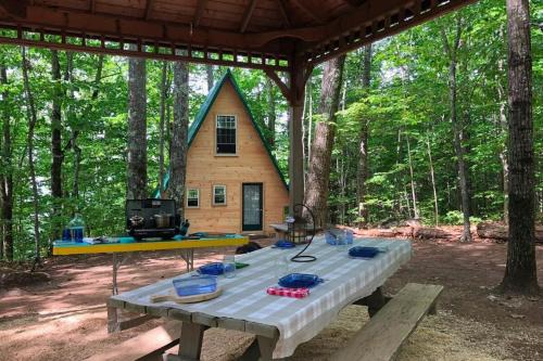 Monmouth House | Oceanfront Island Aframe Adventure with Breakfast Included