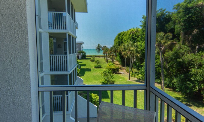 Sanibel Condo | Perfect Island Beach Club #330B: Pet-Friendly Retreat