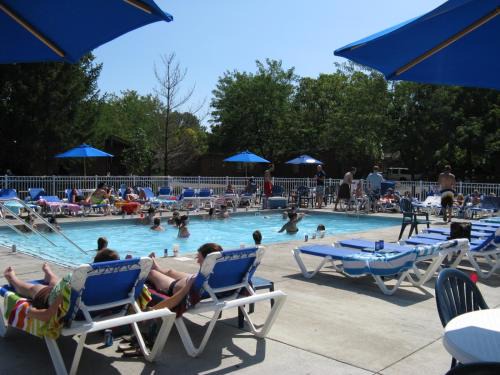 Put-in-Bay House | Discover Island Club #106: Family-Friendly with Pool Access
