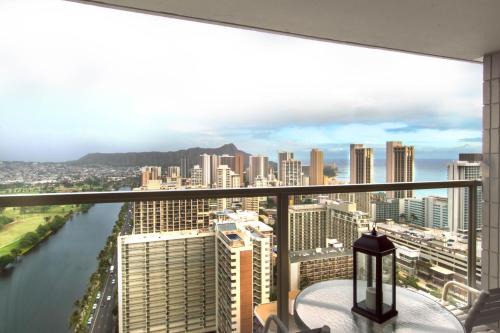 Waikiki Apartment | Island Colony 3901 - 30-Night Minimum