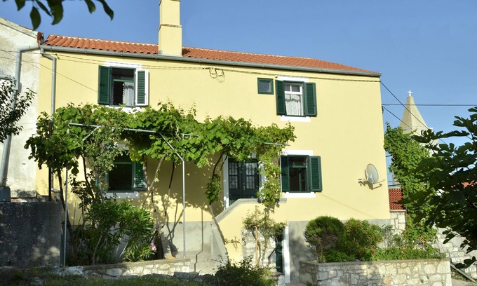 Sveti Jakov Apartment | Cozy Island Cres: A Restored Village House by the Adriatic