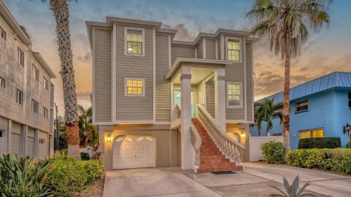 Siesta Key House | Island Escape: Family-Friendly Getaway with Pool Access