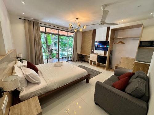 Vilimale House | Island Getaway Villa - 5BR with Patio