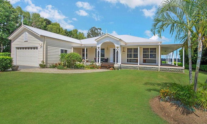 Palmers Island House | Waterfront Island Getaway - Perfect Retreat Near Yamba