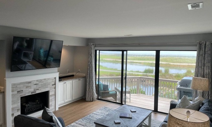Saint Helena Island House | Unforgettable Island & Golf Getaway with Family-Friendly Amenities