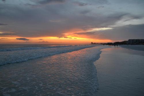 Siesta Key Villa | Top-Rated Island House Beach Resort with Oceanfront Views