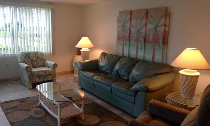 Siesta Key Villa | Island House Beach Resort: Family-Friendly with Pool Access