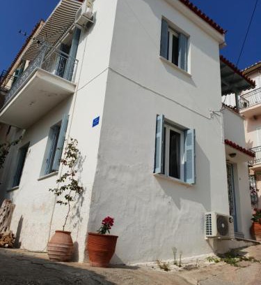 Poros House | Island House: Family-Friendly Retreat with 9.6/10 Rating