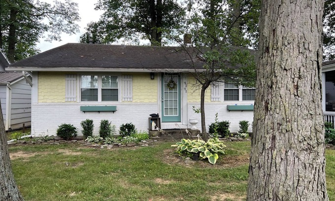 Saint Johns House | Island Lake House: Top-Rated Stay with Ocean Views