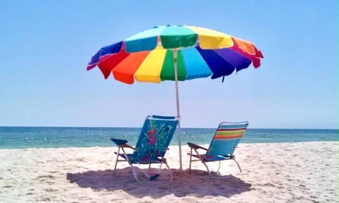 Ono Island Condo | Island Oasis: Pet-Friendly Retreat Steps from the Beach