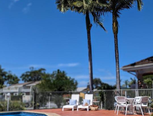 Forster Hotel | Relaxing Island Palms Motor Inn with Ocean Views & Pool