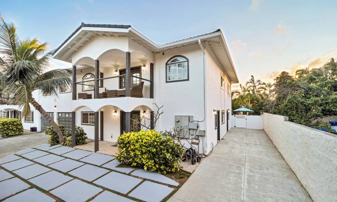 Honolulu House | Island Paradise Retreat Minutes from the Beach with Pool