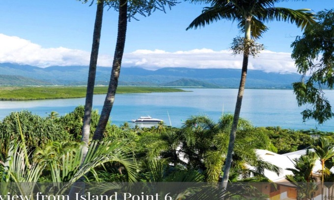Port Douglas Apartment | Impeccable Island Point Villa 6 with Oceanfront Views