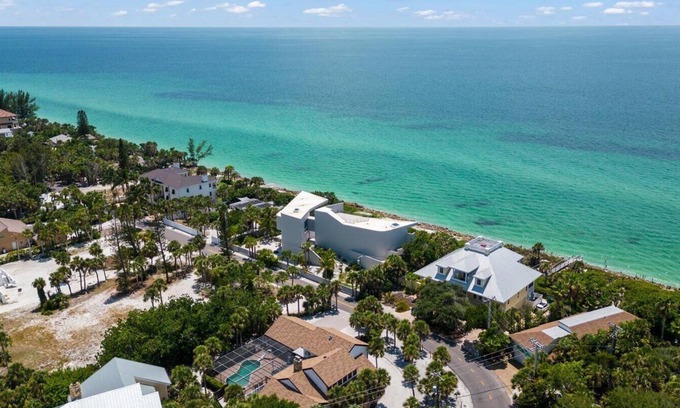 Nokomis House | Island Pool House on Casey Key with Oceanfront Views