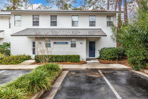 Saint Simons Heights House | Unmatched Comfort at 150 South Island Square – Rated 10/10