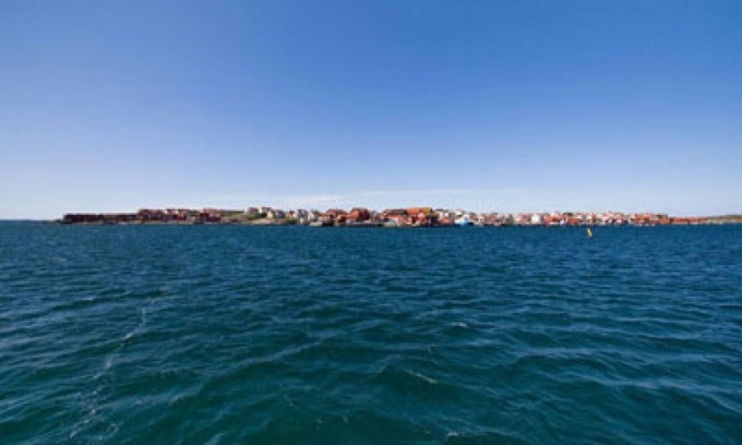 Karingon Apartment | Relaxing Island Getaway on Sweden's Picturesque Coast