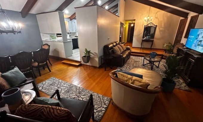 Windsor House | Island Vibes Home: Perfect for Families and Pet Lovers