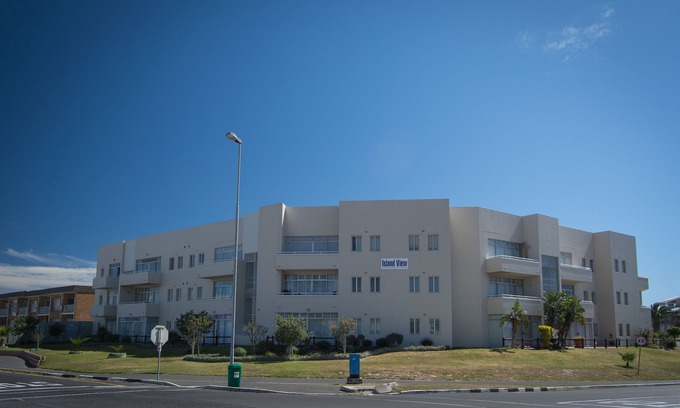 Melkbosstrand Apartment | Oceanfront Retreat at Island View f5 in Melkbosstrand