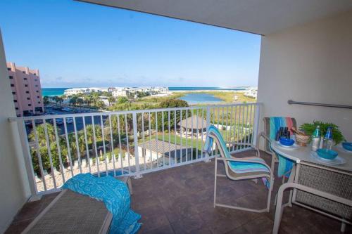 Holiday Isle Apartment | Top-Rated Islander 513: Beachfront Retreat with Pool