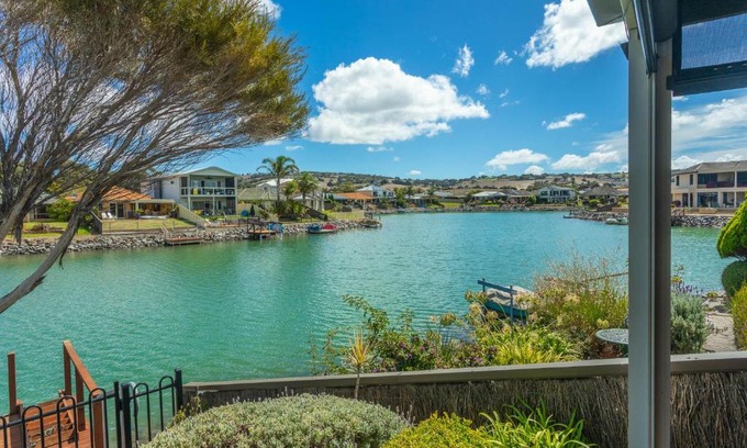 Encounter Bay House | Family-Friendly Islander Escape with Top Guest Rating 9.2