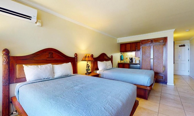 Wailua Hotel | Relaxing Retreat at Islander on the Beach 211 with Ocean Views