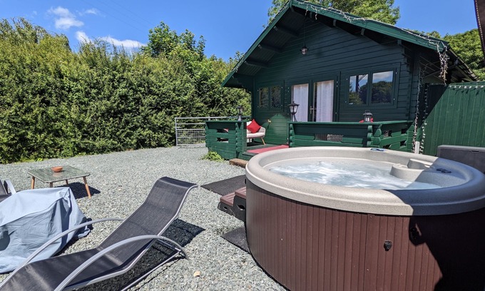 Llanfairpwllgwyngyll Cabin | Pet-Friendly Isle of Anglesey Cabin with EV Charging