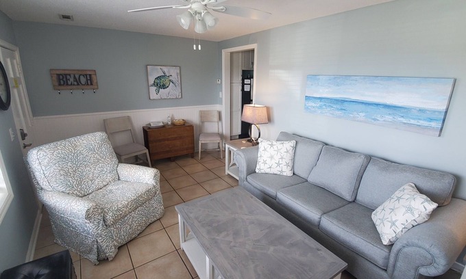 Isle of Palms Condo | Beachfront Isle Of Palms Condo with Ocean View Amenities