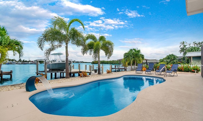 Isles of Capri House | Relax at Isles Of Capri: Poolside with Dolphin Views!