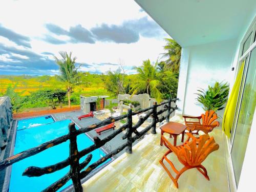 Anuradhapura Hotel | Ismattha Hotel: Oceanfront Oasis with Pool & Kids Welcome