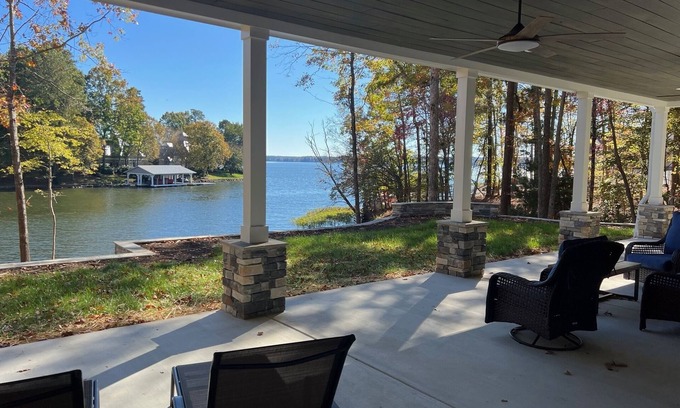 Littleton House | Beautiful Hotel with Prime Location and Family-Friendly Perks