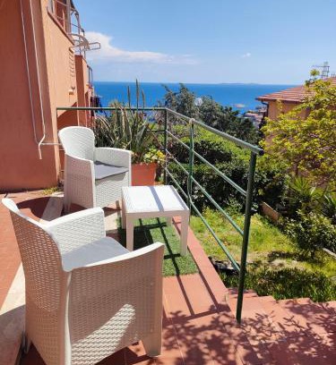 Giglio Porto House | Family-Friendly Retreat at Isola del Giglio Casa Cecilia