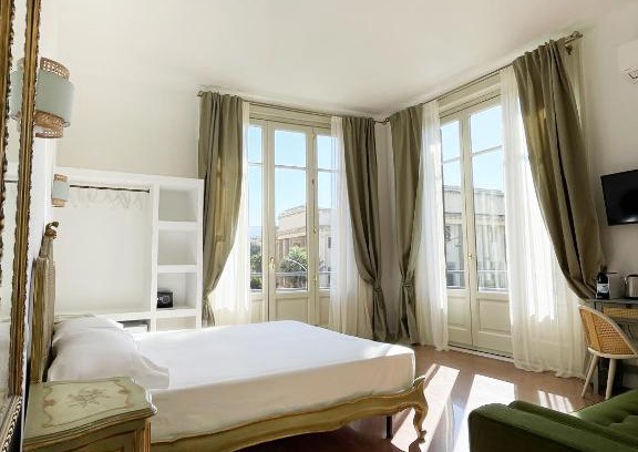 Messina Bed & Breakfast | Pet-Friendly Comfort at B&B ISOLA Messina - Guest Rated 9.3