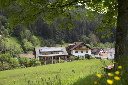 Tonbach House | Family-Friendly Isoldes Landhaus with Great Guest Ratings