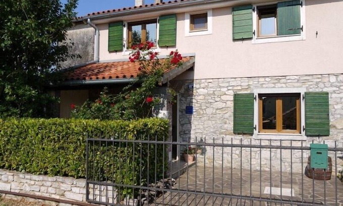 Kastelir-Labinci House | Tranquil Stone Retreat Near Porec & Novigrad with Pool