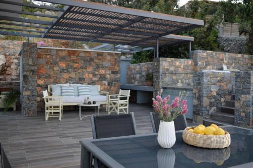 Kalo Chorio House | Experience ISTRON BREEZE II: 4-Star Stay with Hot Tub