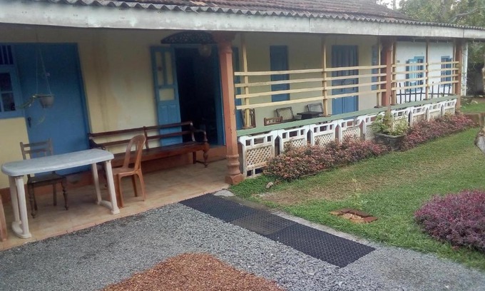 Hettimulla House | Cozy Isuru Villa with Oceanfront Views and Family Amenities