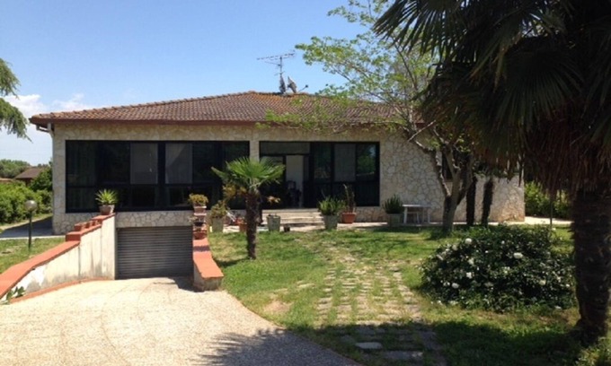 Borgo Sabotino Villa | Villa in the Green: Steps from the Mediterranean Sea