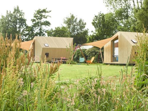 Kollumerpomp Cabin | Dreamlân: Guest Rated 9/10 with Family and Pet-Friendly Amenities