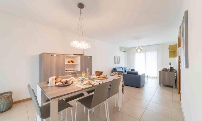 Lignano Sabbiadoro Villa | Gorgeous villa with private garden and modern facilities by Beahost Rentals