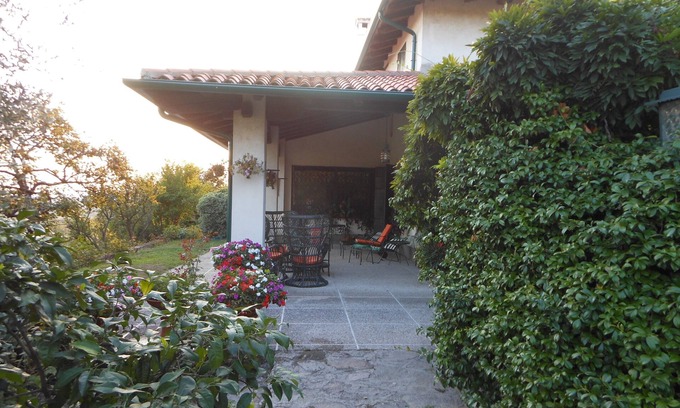Cinto Euganeo Villa | Inviting Villa in the Hills with Pool & Ocean Views