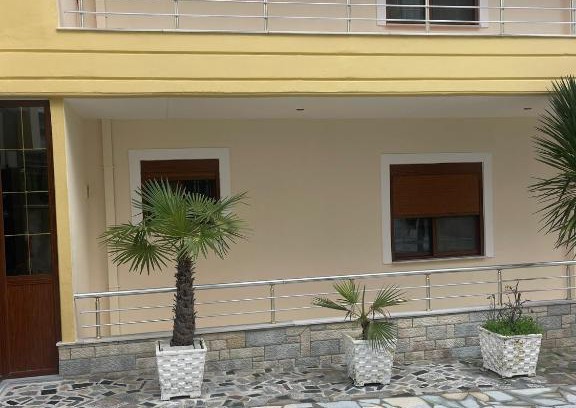 Kamez House | Cozy Villa Near Renowned Hotel with Family-Friendly Amenities