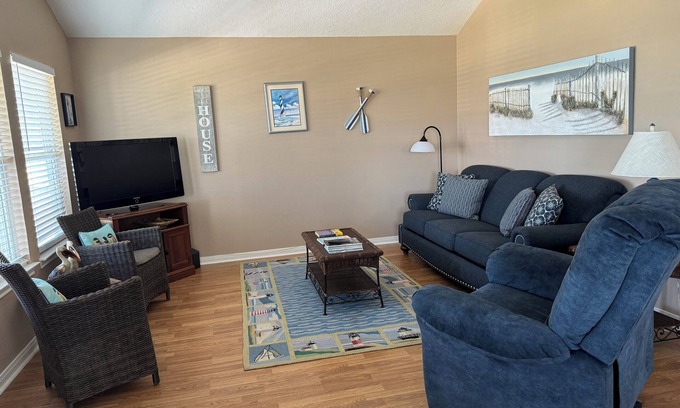 Galveston House | Spring Getaway: Family-Friendly Hotel with Ocean Views