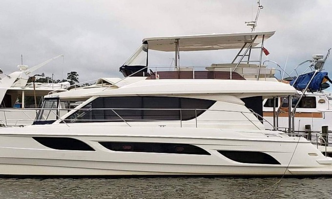 Dauphin Island Boat Rental | Explore "It Is Well" Yacht Charters with Full Kitchen Access